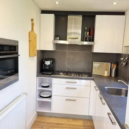Family Home, Large Garden, Playground Kids, Firepit, Terraces, Sleeps Max 7 And 1 Babycot, Kids Playroom Inside Dom wakacyjny Ewijk