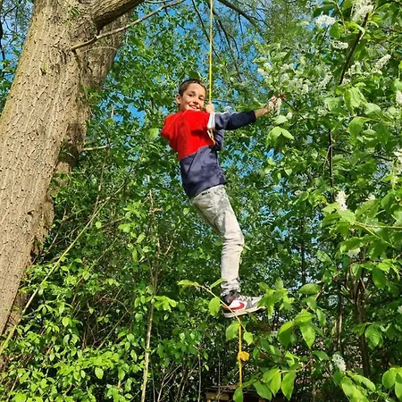 Family Haven: Garden Retreat With Kids' Paradise Holiday home *