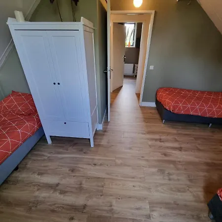 Family Home, Large Garden, Playground Kids, Firepit, Terraces, Sleeps Max 7 And 1 Babycot, Kids Playroom Inside Dom wakacyjny