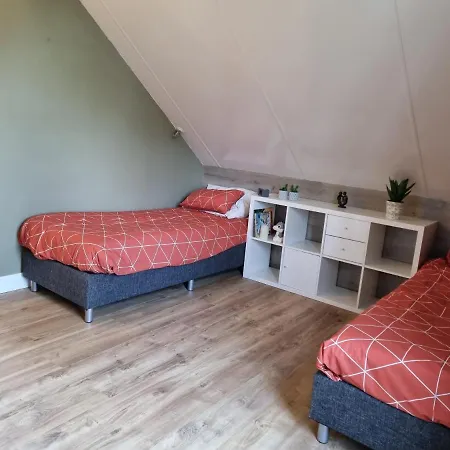 Family Home, Large Garden, Playground Kids, Firepit, Terraces, Sleeps Max 7 And 1 Babycot, Kids Playroom Inside Dom wakacyjny Ewijk