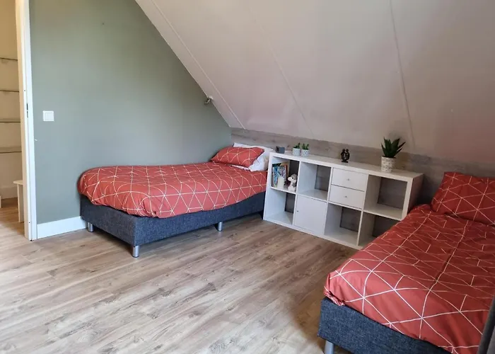 Family Home, Large Garden, Playground Kids, Firepit, Terraces, Sleeps Max 7 And 1 Babycot, Kids Playroom Inside Semesterbostad Ewijk