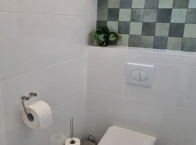 Family Home, Large Garden, Playground Kids, Firepit, Terraces, Sleeps Max 7 And 1 Babycot, Kids Playroom Inside * Ewijk