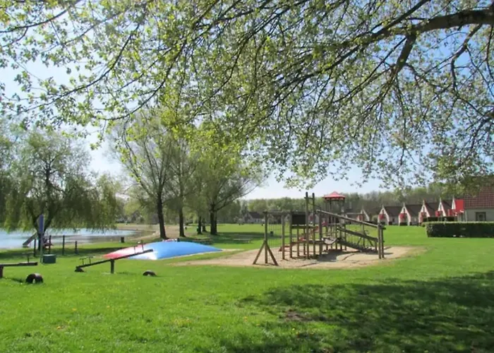 Semesterbostad Family Home, Large Garden, Playground Kids, Firepit, Terraces, Sleeps Max 7 And 1 Babycot, Kids Playroom Inside Ewijk