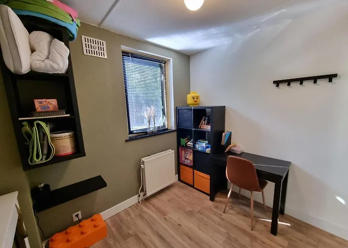 Family Home, Large Garden, Playground Kids, Firepit, Terraces, Sleeps Max 7 And 1 Babycot, Kids Playroom Inside