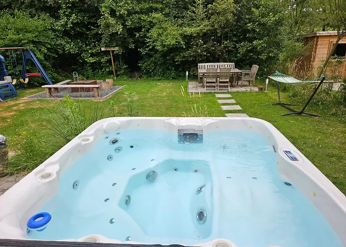 Semesterbostad Family Home, Large Garden, Playground Kids, Firepit, Terraces, Sleeps Max 7 And 1 Babycot, Kids Playroom Inside Ewijk