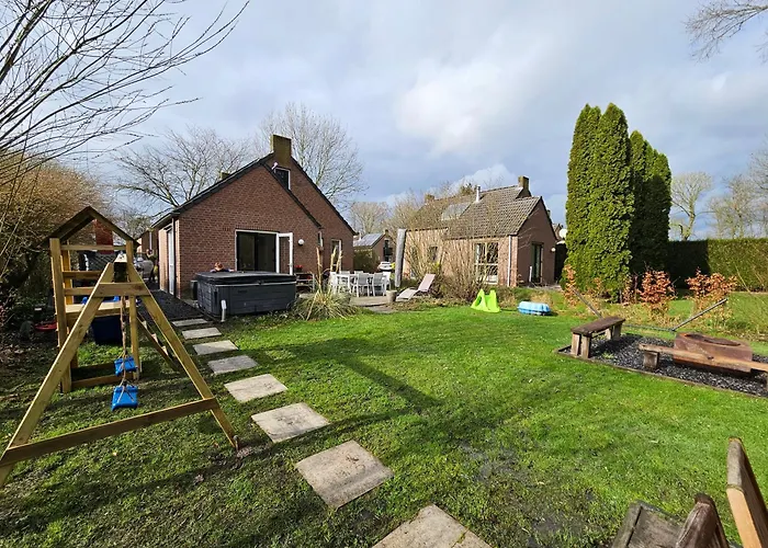 Semesterbostad Family Home, Large Garden, Playground Kids, Firepit, Terraces, Sleeps Max 7 And 1 Babycot, Kids Playroom Inside