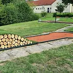 Family Home, Large Garden, Playground Kids, Firepit, Terraces, Sleeps Max 7 And 1 Babycot, Kids Playroom Inside Dom wakacyjny *