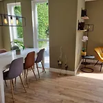 Family Home, Large Garden, Playground Kids, Firepit, Terraces, Sleeps Max 7 And 1 Babycot, Kids Playroom Inside Dom wakacyjny